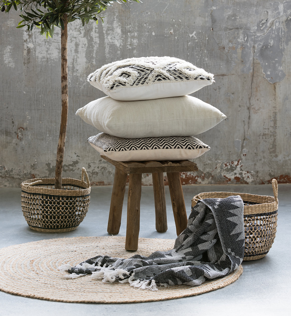 Black & White Textured Diamond Cushion