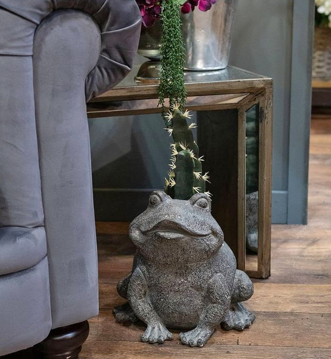Fabrizio The Frog Rustic Planter